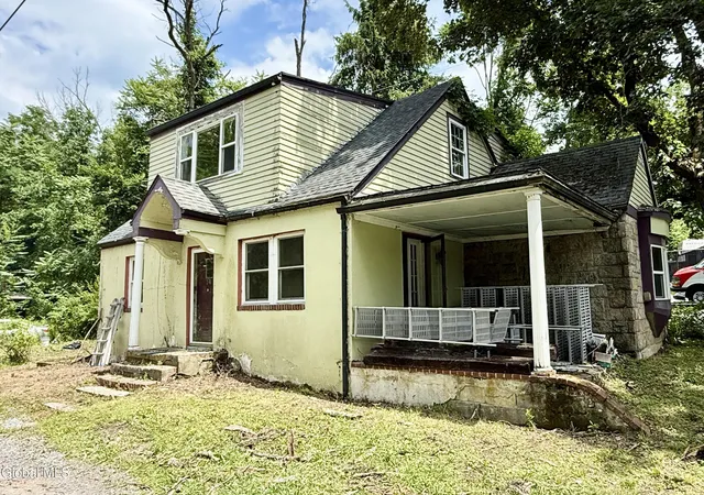 Photo 3 of Sale Pending at 14 Magurno Ln, Poughkeepsie, NY 12603 | MLS# 202621747 | Listing updated on 2026-08-19