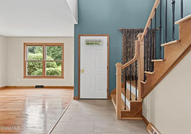Photo 4 of Sale Pending at 4204 Bostonian Dr, Guilderland, NY 12306 | MLS# 202624885 | Listing updated on 2026-09-06