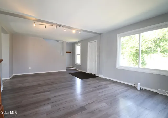 Photo 5 of Single family home for sale at 47 S Kingsboro Ave, Gloversville, NY 12078 | MLS# 202621758 | Listing updated on 2026-08-31
