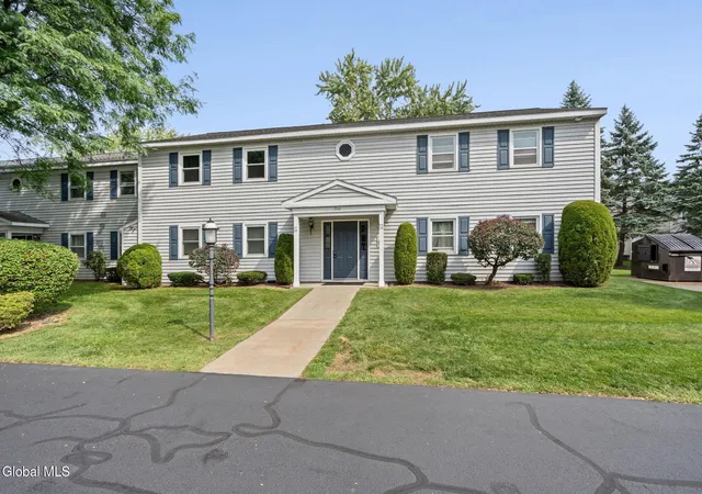 Photo 1 of Sale Pending at 125 Cedarview Ln, Colonie, NY 12189 | MLS# 202625056 | Listing updated on 2026-09-14