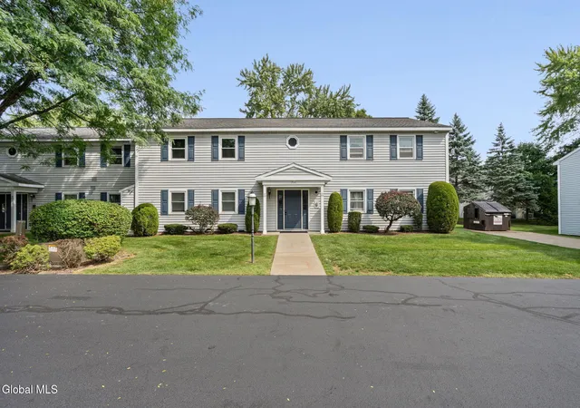Photo 2 of Sale Pending at 125 Cedarview Ln, Colonie, NY 12189 | MLS# 202625056 | Listing updated on 2026-09-14