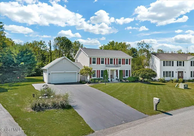 Photo 4 of Sale Pending at 18 Heather Dr, Clifton Park, NY 12065 | MLS# 202624891 | Listing updated on 2026-09-11