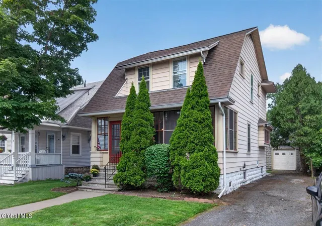 Photo 2 of Single family home for sale at 3 Sard Rd, Albany, NY 12209 | MLS# 202624043 | Listing updated on 2026-09-14