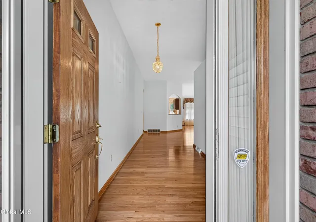 4th image of 8 Dalton Ct, Bethlehem, NY 12054 | MLS# 202624643