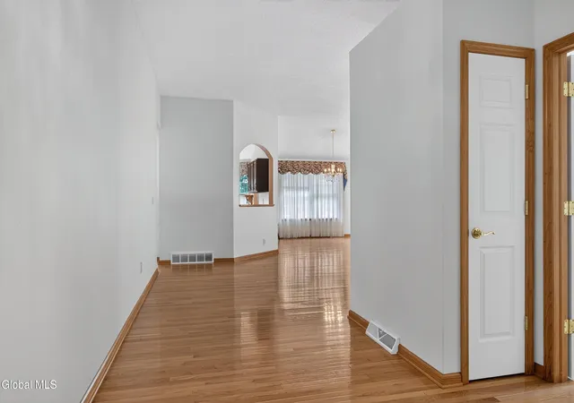 5th image of 8 Dalton Ct, Bethlehem, NY 12054 | MLS# 202624643