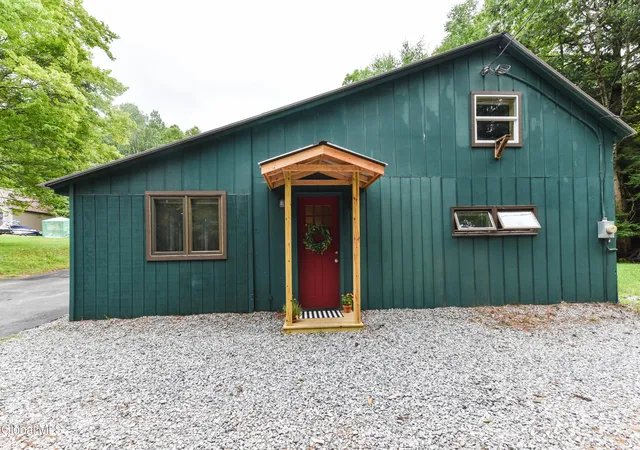 Photo 3 of Sale Pending at 148 Lake Tour Rd, Lake Luzerne, NY 12846 | MLS# 202623327 | Listing updated on 2026-09-10