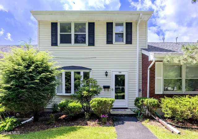 Photo 1 of Townhouse for sale at 165 Hague Blvd # B, Glenmont, NY 12077 | MLS# 202622778 | Listing updated on 2026-09-16