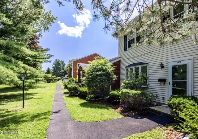 Photo 2 of Townhouse for sale at 165 Hague Blvd # B, Glenmont, NY 12077 | MLS# 202622778 | Listing updated on 2026-09-16