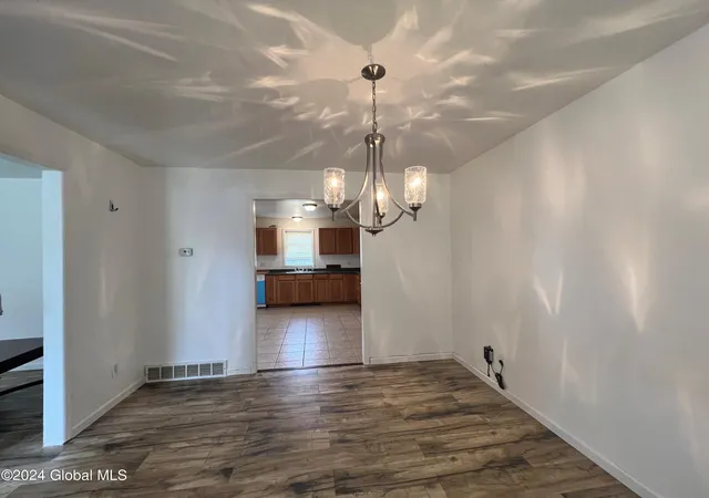 Photo 4 of Single family home for sale at 313 Chiswell Rd, Schenectady, NY 12304 | MLS# 202625087 | Listing updated on 2026-09-14