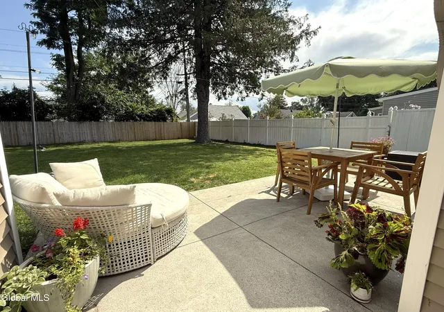 Photo 3 of Sale Pending at 1136 Outer Dr, Rotterdam, NY 12303 | MLS# 202625031 | Listing updated on 2026-09-04