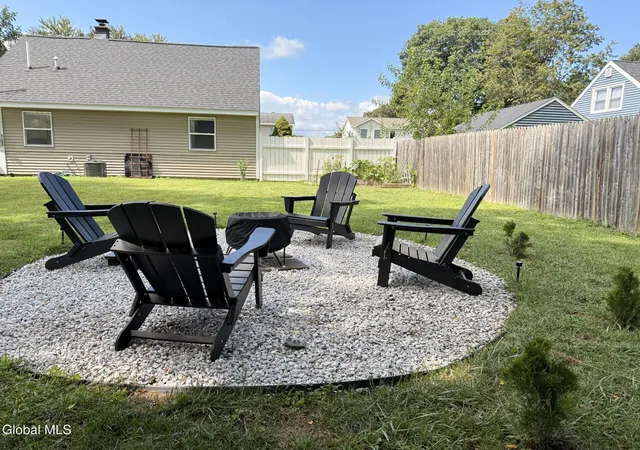 Photo 3 of Sale Pending at 1136 Outer Dr, Rotterdam, NY 12303 | MLS# 202625031 | Listing updated on 2026-09-04