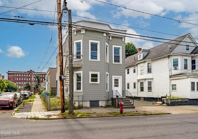 Photo 3 of Sale Pending at 191 N Allen St, Albany, NY 12206 | MLS# 202623460 | Listing updated on 2026-08-29