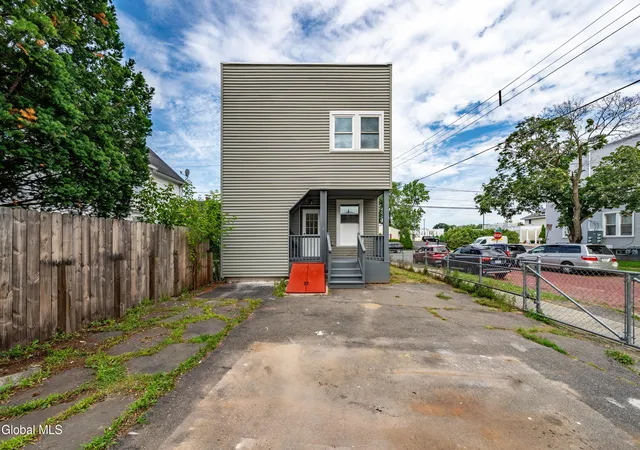 Listing Photo 5 - Condo for sale in building located at 191 N Allen St, Albany, NY 12206