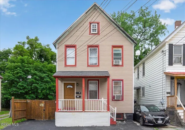 Photo 1 of Sale Pending at 552 Mumford St, Schenectady, NY 12307 | MLS# 202624749 | Listing updated on 2026-08-31