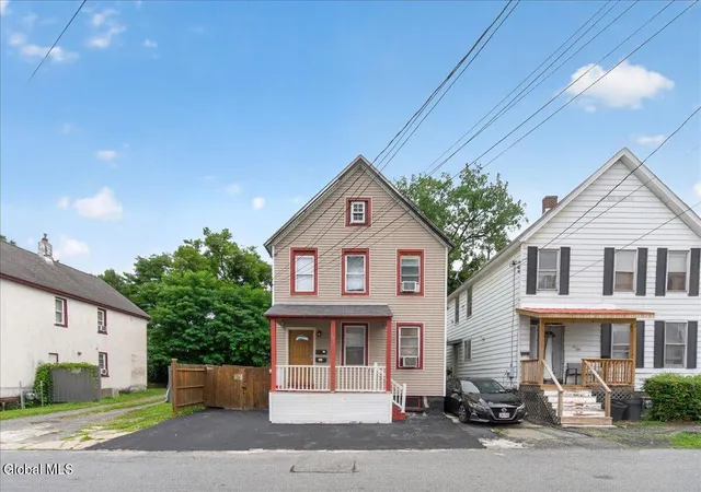 Photo 3 of Sale Pending at 552 Mumford St, Schenectady, NY 12307 | MLS# 202624749 | Listing updated on 2026-08-31