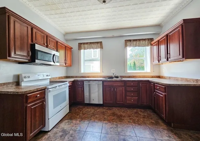 Photo 4 of Sale Pending at 2165 14Th St, Troy, NY 12180 | MLS# 202624756 | Listing updated on 2026-09-04