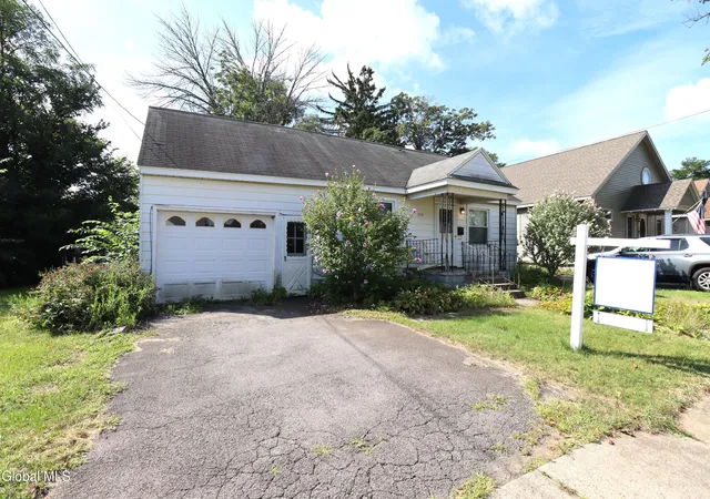 Photo 1 of Single family home for sale at 2116 Neil St, Schenectady, NY 12306 | MLS# 202623750 | Listing updated on 2026-09-15