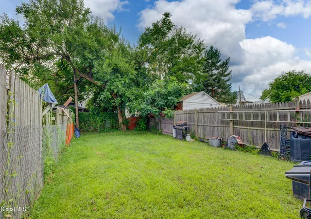 Photo 3 of Multi family home for sale at 450 Bradford St, Albany, NY 12206 | MLS# 202625044 | Listing updated on 2026-08-29