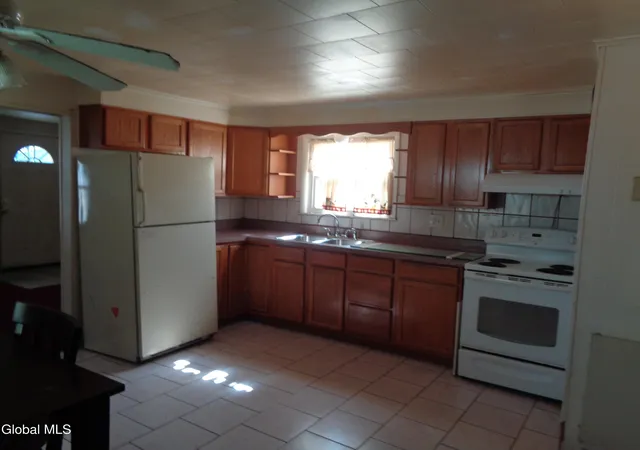 Photo 3 of Sale Pending at 1552 4th Avenue, Schenectady, NY 12303 | MLS# 202624176 | Listing updated on 2026-09-09