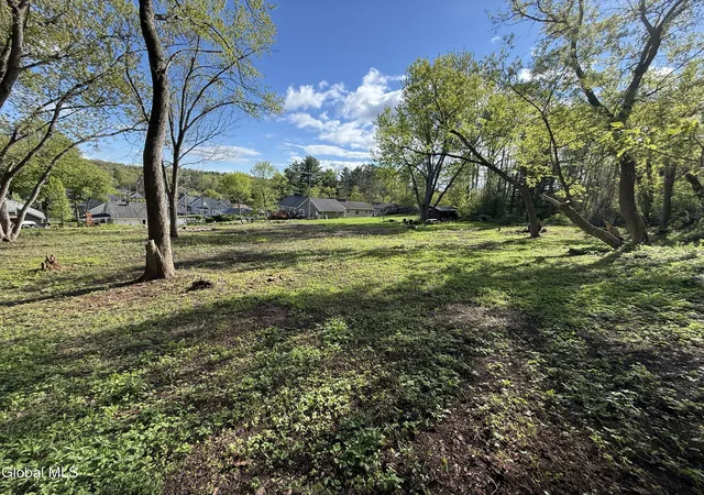 Photo 5 of Single family home for sale at 27 N Mcnab Ave, Gloversville, NY 12078 | MLS# 202624810 | Listing updated on 2026-09-01