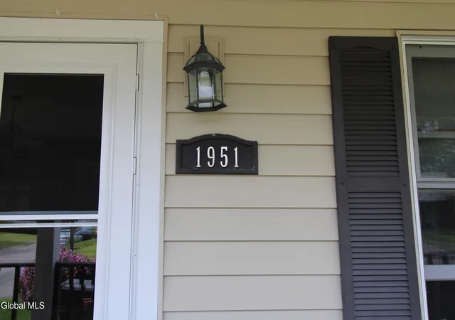 Photo 3 of Sale Pending at 1951 Greenpoint Ave, Schenectady, NY 12303 | MLS# 202624409 | Listing updated on 2026-08-30