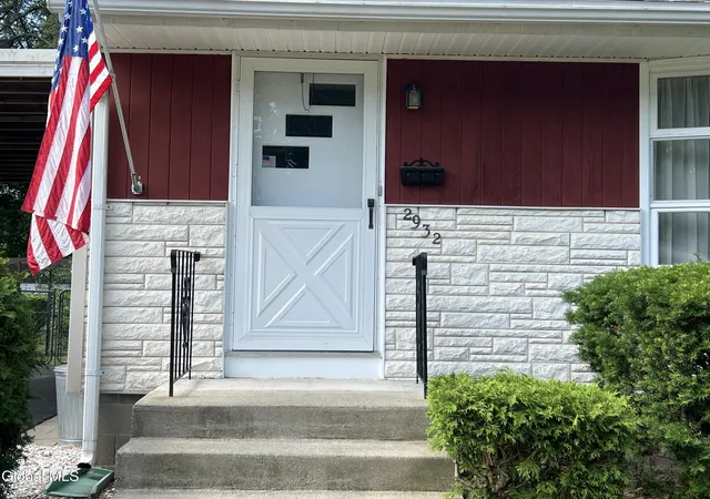 4th image of 2932 Gibson St, Schenectady, NY 12304 | MLS# 202624629