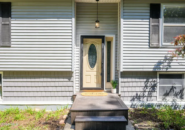 Photo 2 of Single family home for sale at 140 Turner Rd, Schaghticoke, NY 12182 | MLS# 202624650 | Listing updated on 2026-09-10