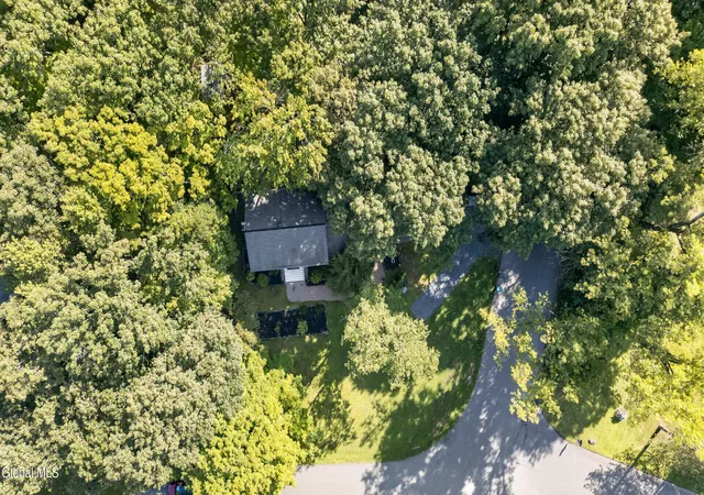 Photo 2 of Single family home for sale at 14 Brookwood Dr, Clifton Park, NY 12065 | MLS# 202624746 | Listing updated on 2026-09-17