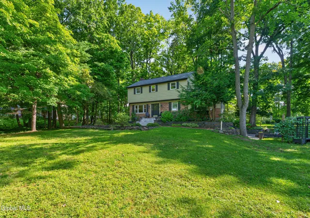 Photo 4 of Sale Pending at 14 Brookwood Dr, Clifton Park, NY 12065 | MLS# 202624746 | Listing updated on 2026-10-02