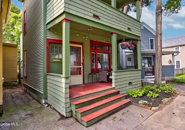 Listing Photo 4 - Condo for sale in building located at 104 Van Dam St, Saratoga Springs, NY 12866