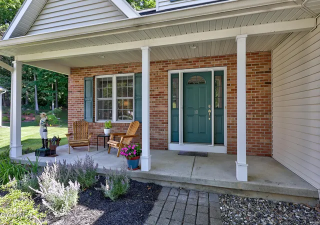 Photo 2 of Sale Pending at 10 Rose Ridge Ct, Saratoga Springs, Outside, NY 12866 | MLS# 202624787 | Listing updated on 2026-09-03