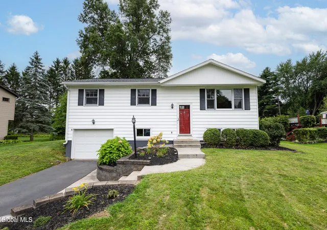 Photo 3 of Sale Pending at 32 Comely Ln, Latham, NY 12110 | MLS# 202624471 | Listing updated on 2026-08-31