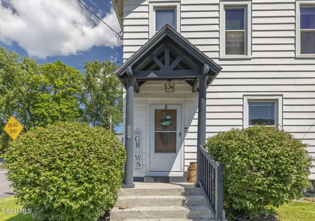 Photo 2 of Single family home for sale at 1256 Main St, Rotterdam, NY 12150 | MLS# 202624688 | Listing updated on 2026-09-17