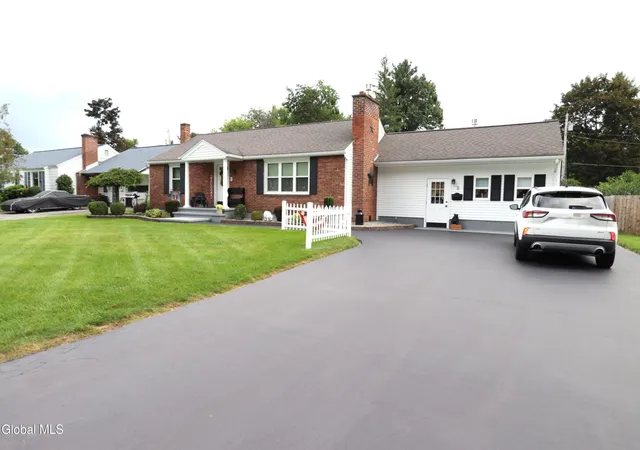 Photo 39 of Sale Pending at 5 Carolyn Ln, Schenectady, NY 12302 | MLS# 202624422 | Listing updated on 2026-08-30