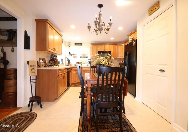 Photo 4 of Sale Pending at 5 Carolyn Ln, Schenectady, NY 12302 | MLS# 202624422 | Listing updated on 2026-08-30