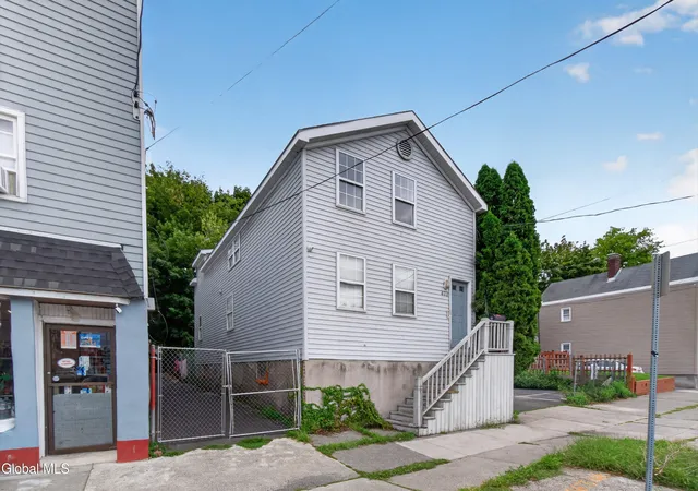Photo 3 of Multi family home for sale at 473 Washington Ave, Albany, NY 12206 | MLS# 202624911 | Listing updated on 2026-09-17