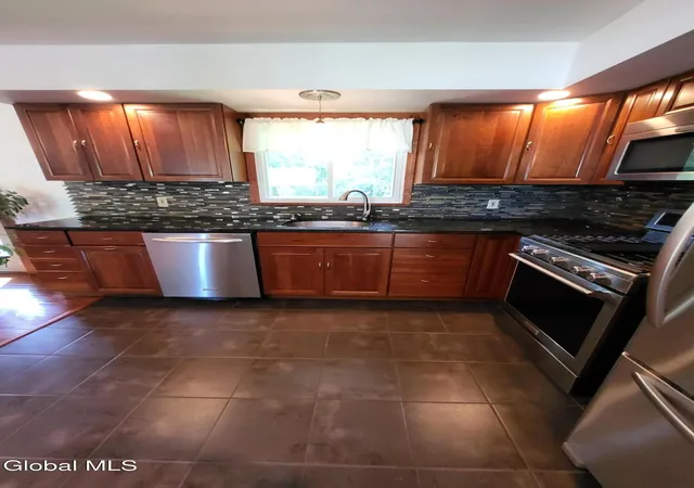 5th image of 1 Forest Rd, Ballston, NY 12027 | MLS# 202624613