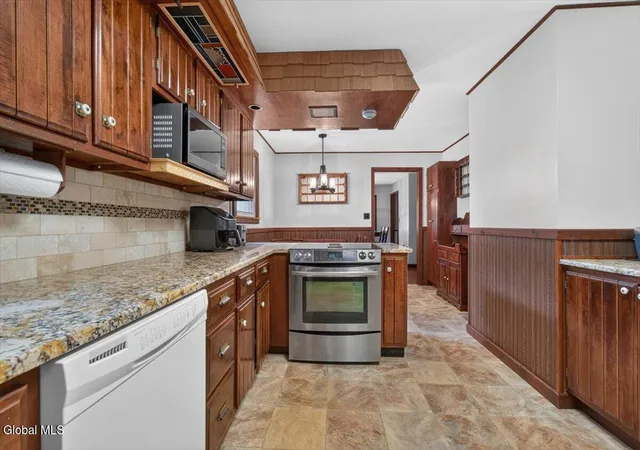 Photo 3 of Single family home for sale at 28 Overlook Ln, Berne, NY 12059 | MLS# 202624976 | Listing updated on 2026-09-13