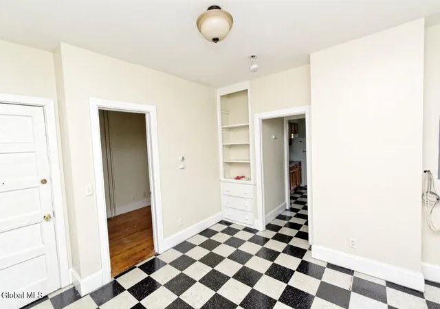 Photo 4 of Sale Pending at 647 State St, Albany, NY 12203 | MLS# 202624509 | Listing updated on 2026-08-30