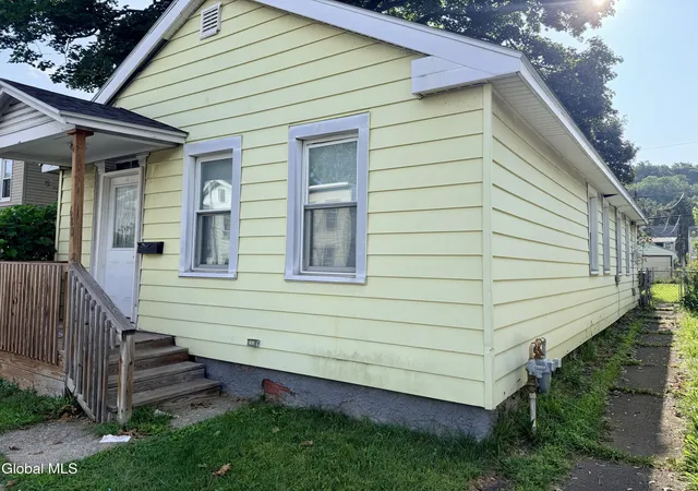 Photo 3 of Single family home for sale at 680 5th Ave, Troy, NY 12182 | MLS# 202624763 | Listing updated on 2026-09-16