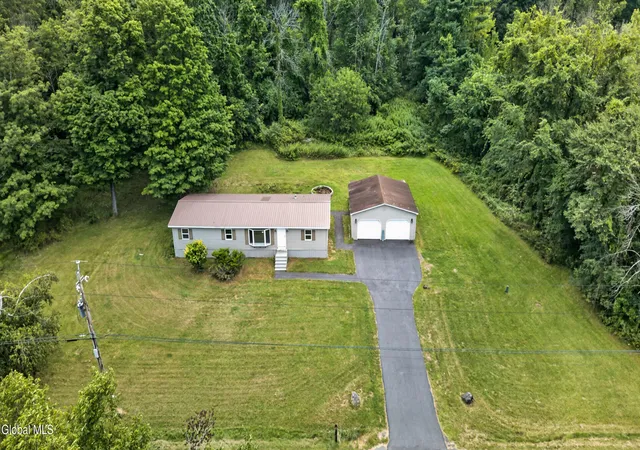 Photo 2 of Single family home for sale at 683 Knickerbocker Rd, Schaghticoke, NY 12154 | MLS# 202624773 | Listing updated on 2026-09-18