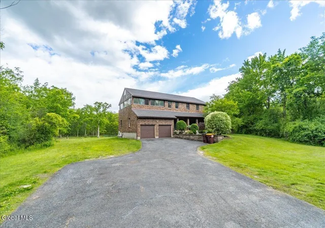 Photo 3 of Sale Pending at 136 Spring Rd, Glenville, NY 12302 | MLS# 202624636 | Listing updated on 2026-09-19