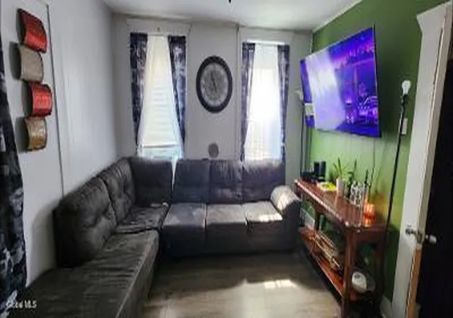 Listing Photo 4 - Condo for sale in building located at 10 Voorhees St, Amsterdam, NY 12010 - Unit #10