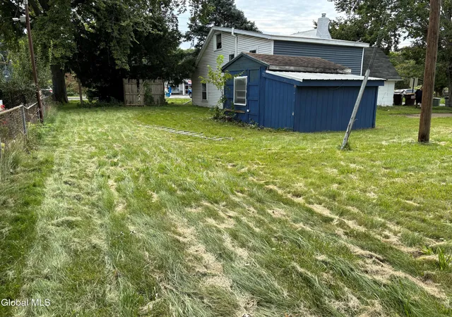 Photo 4 of Single family home for sale at 129 Main Ave, North Greenbush, NY 12198 | MLS# 202625098 | Listing updated on 2026-09-14