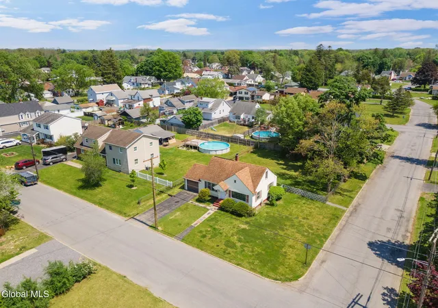 Photo 2 of Single family home for sale at 2644 Van Dyke Ave, Rotterdam, NY 12306 | MLS# 202624845 | Listing updated on 2026-09-13