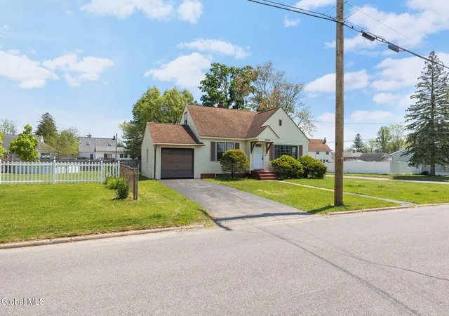 Photo 3 of Single family home for sale at 2644 Van Dyke Ave, Rotterdam, NY 12306 | MLS# 202624845 | Listing updated on 2026-09-13