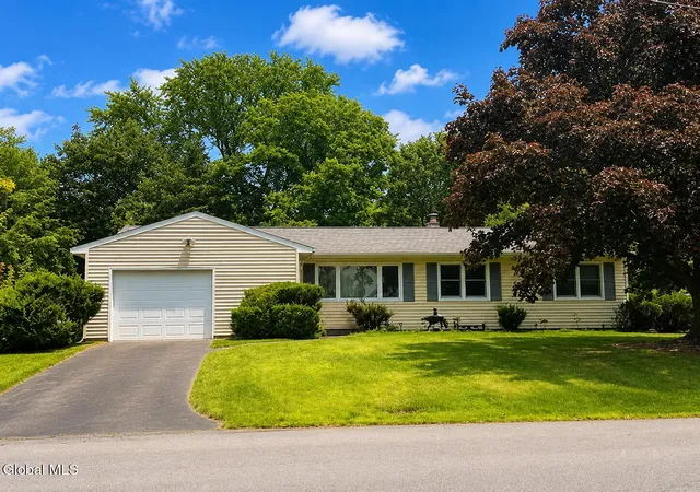 Photo 1 of Single family home for sale at 9 Clearview Blvd, Schodack, NY 12033 | MLS# 202624952 | Listing updated on 2026-09-08