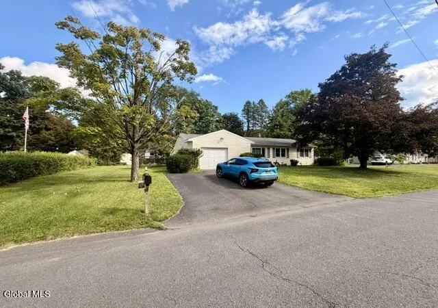 Photo 2 of Single family home for sale at 9 Clearview Blvd, Schodack, NY 12033 | MLS# 202624952 | Listing updated on 2026-09-08