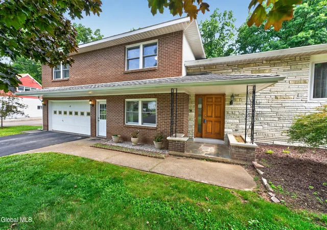 Photo 2 of Single family home for sale at 25 Tice Rd, Guilderland, NY 12203 | MLS# 202624873 | Listing updated on 2026-09-16