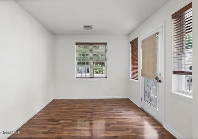 Photo 4 of Condo for sale at 502 Mallards Pond Ln, Guilderland, NY 12303 | MLS# 202624957 | Listing updated on 2026-09-14